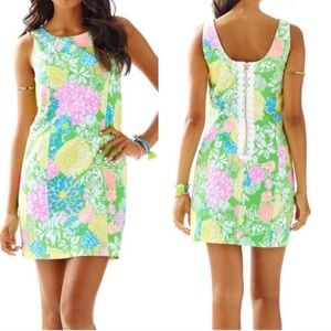 Lilly Pulitzer Shift Dress Cathy Hibiscus Stroll 
Size 4